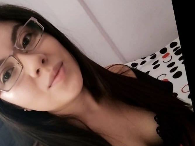 Image de profil du modèle de webcam Luxxxyz