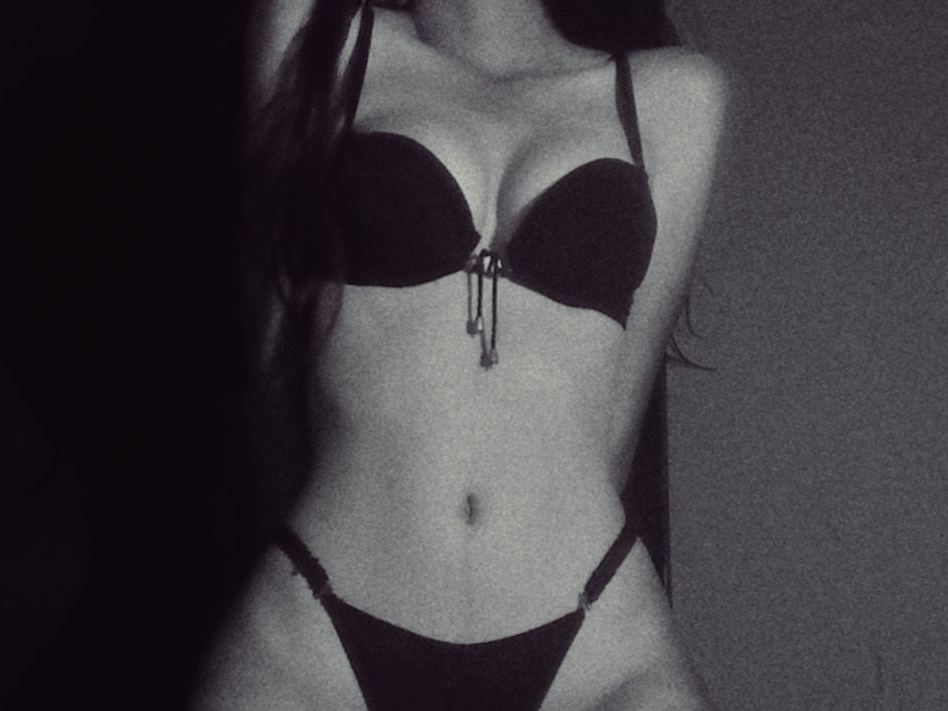 Laramendoza111 profilbild på webbkameramodell 