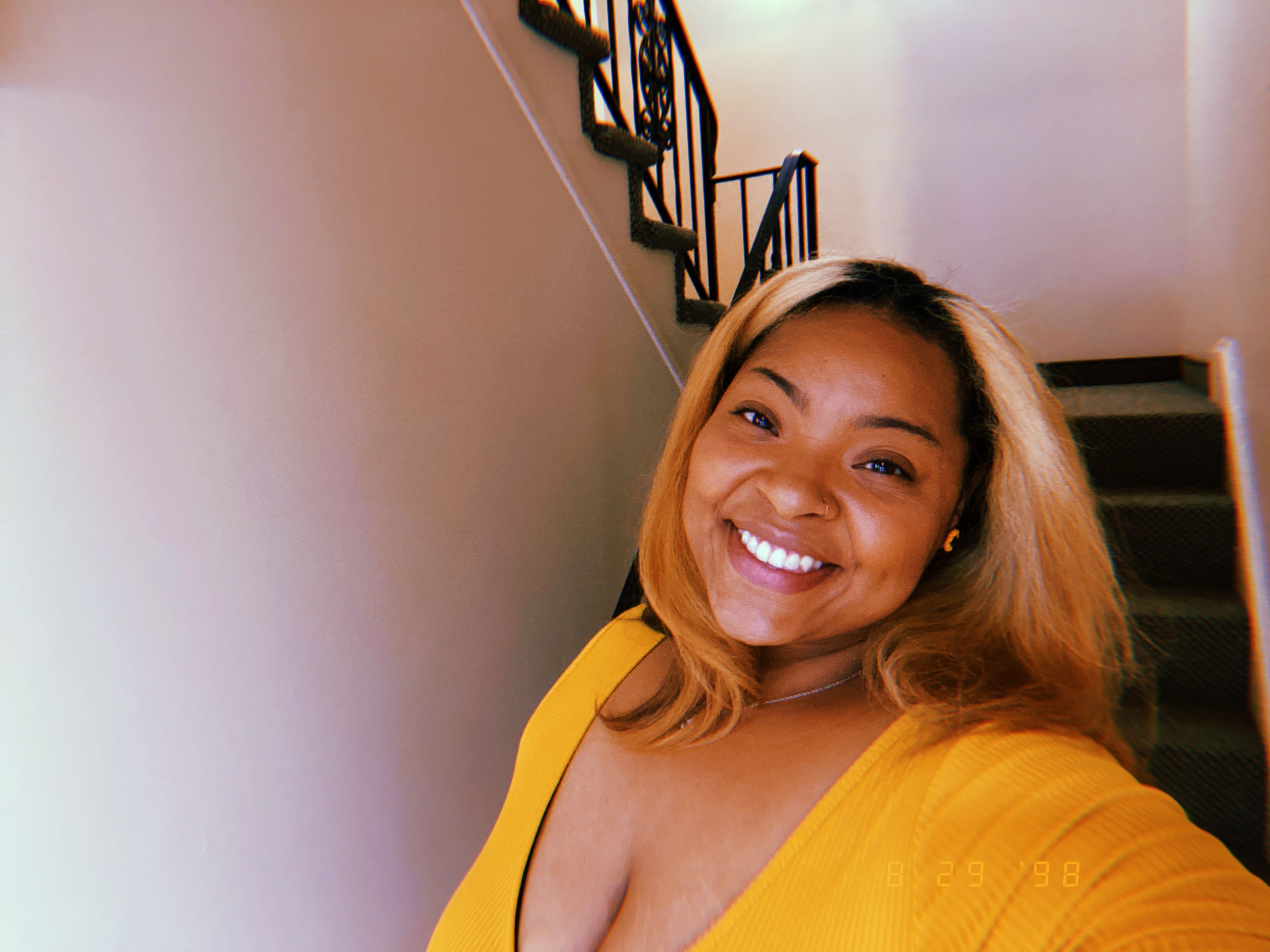 YourCherry0 profilbild på webbkameramodell 
