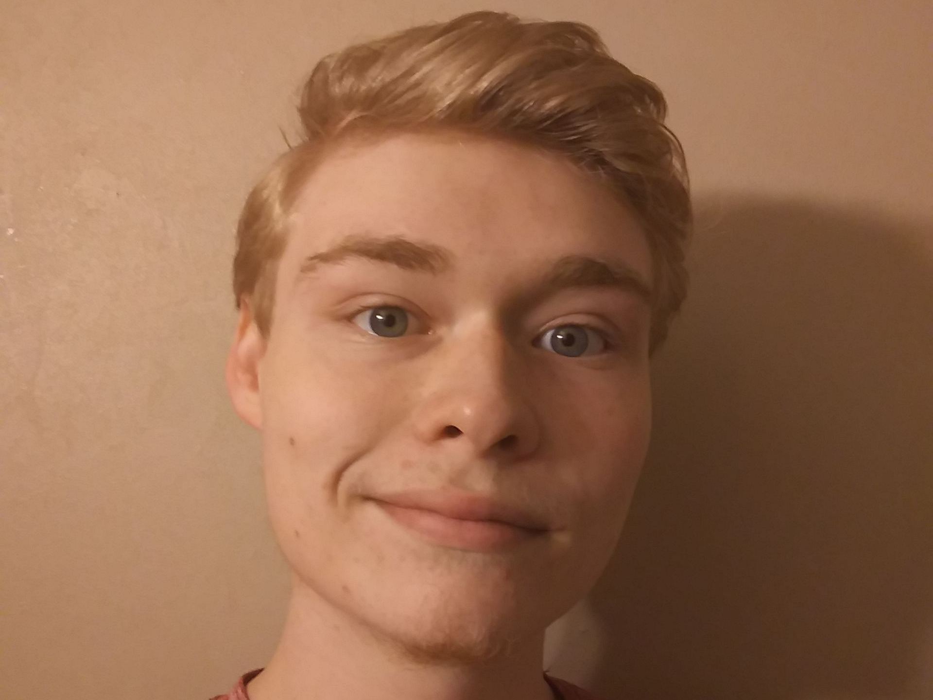 Image de profil du modèle de webcam Rino_JW