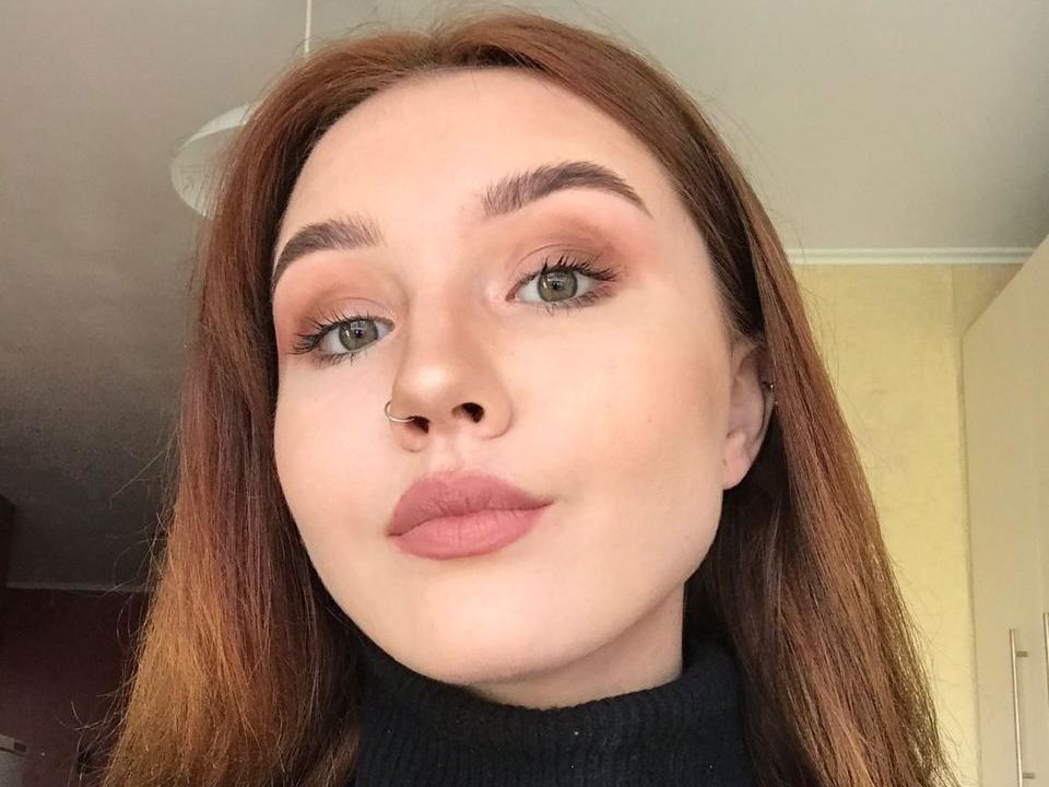AngelaCarroll profilbild på webbkameramodell 
