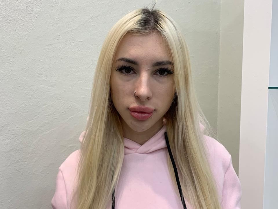 AmberDollJ profilbild på webbkameramodell 