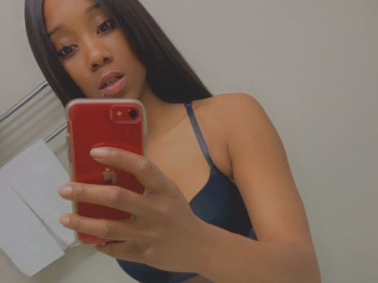 Imagen de perfil de modelo de cámara web de Rapunzail