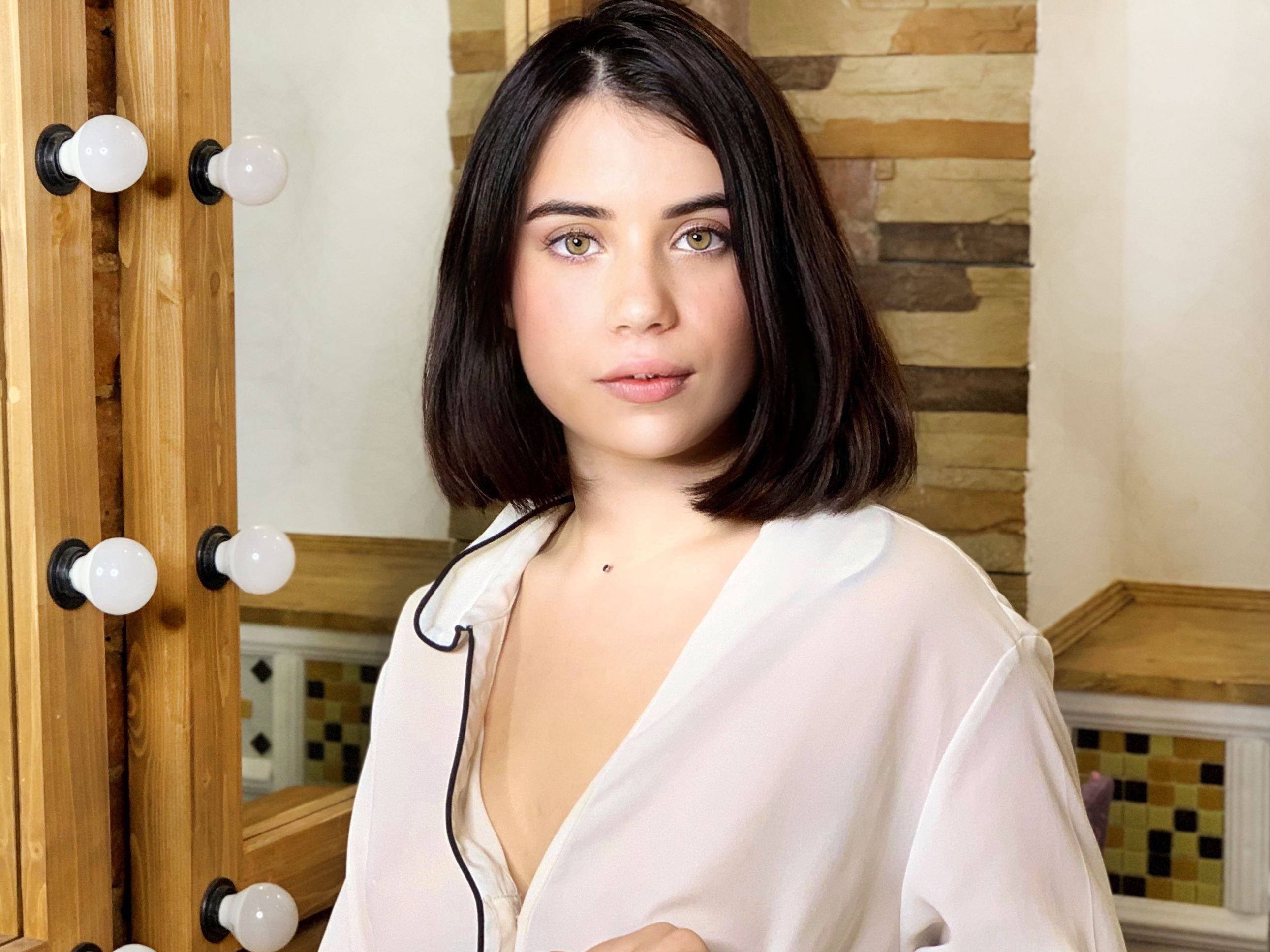 AriannaShine profielfoto van cam model 