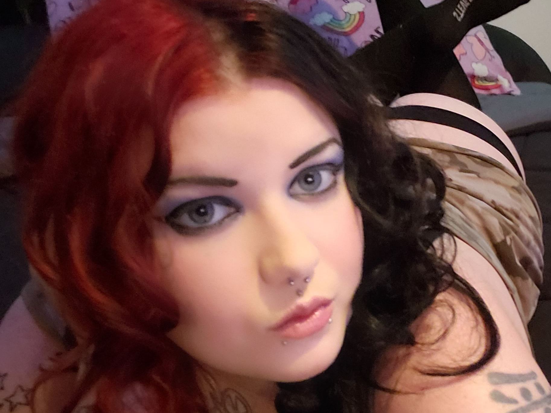 Imagen de perfil de modelo de cámara web de RiverrStyxx