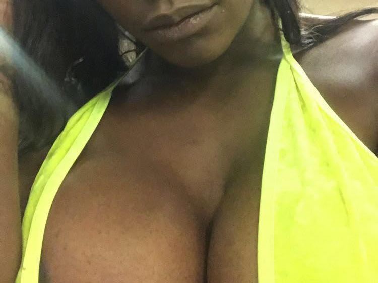 Image de profil du modèle de webcam MadameIysis
