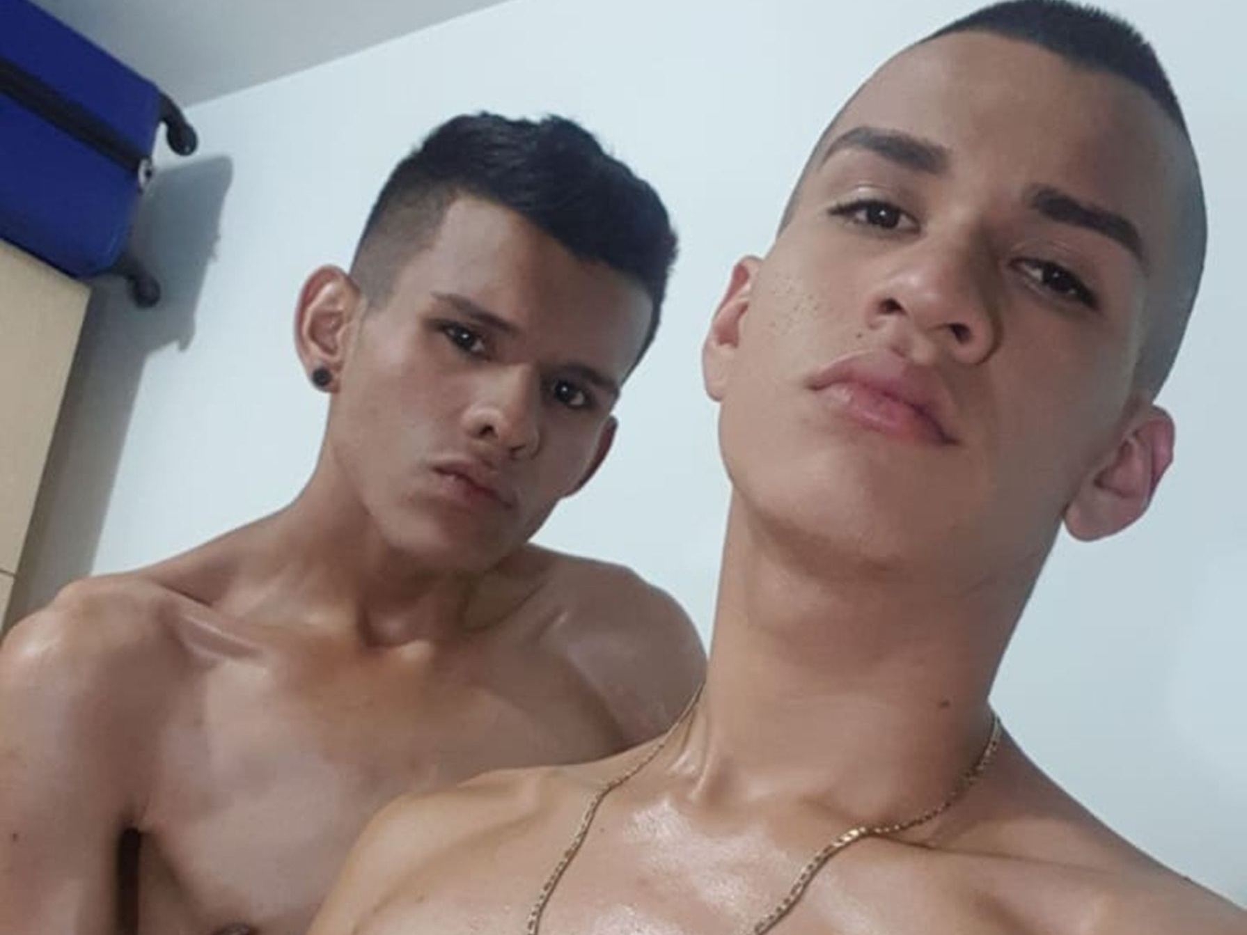 AIDANandMARCELO profilbild på webbkameramodell 