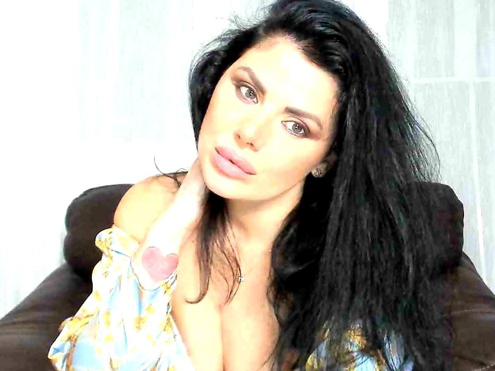 Image de profil du modèle de webcam Sabrynna77