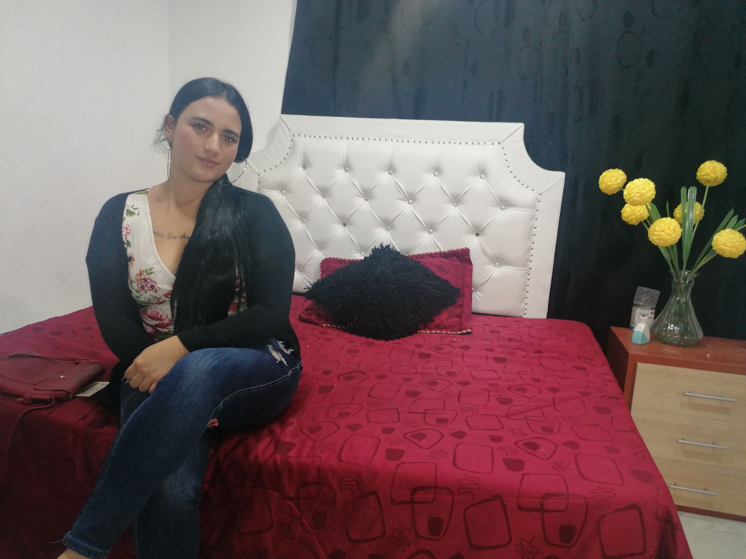 JasmineLewiss cam model profile picture 
