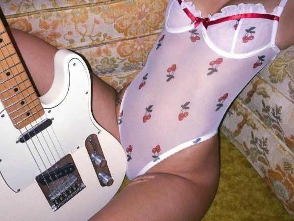 RosaliyaQ immagine del profilo del modello di cam