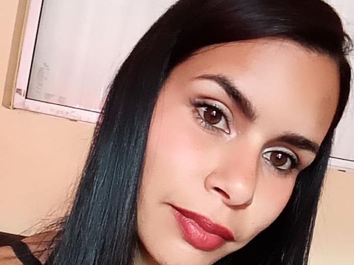 Imagen de perfil de modelo de cámara web de YeiLove