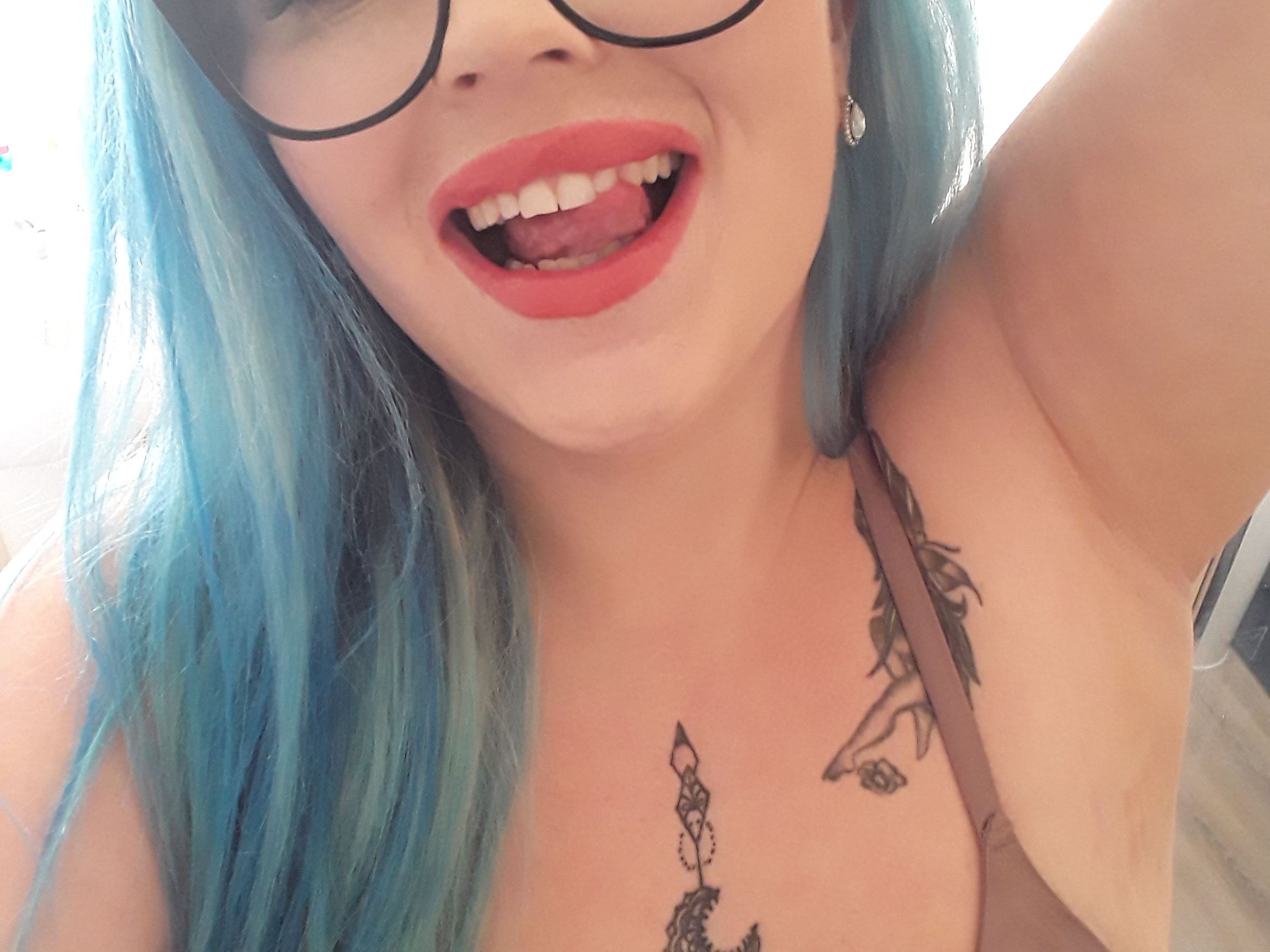 Image de profil du modèle de webcam Zoeynaughtyx108