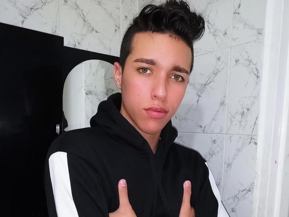 Image de profil du modèle de webcam mcartin_thiago