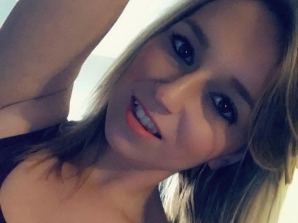 Foto de perfil de modelo de webcam de Alexa_Anne 