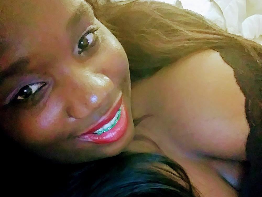Uniqueluv23 profielfoto van cam model 