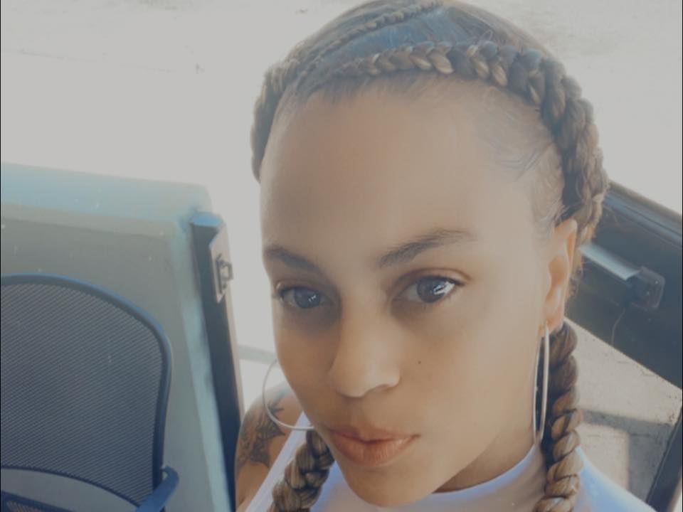 Redbonequeen profilbild på webbkameramodell
