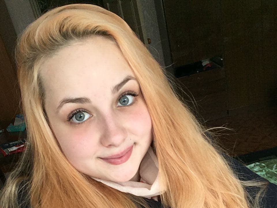 LucyRainbow profilbild på webbkameramodell 