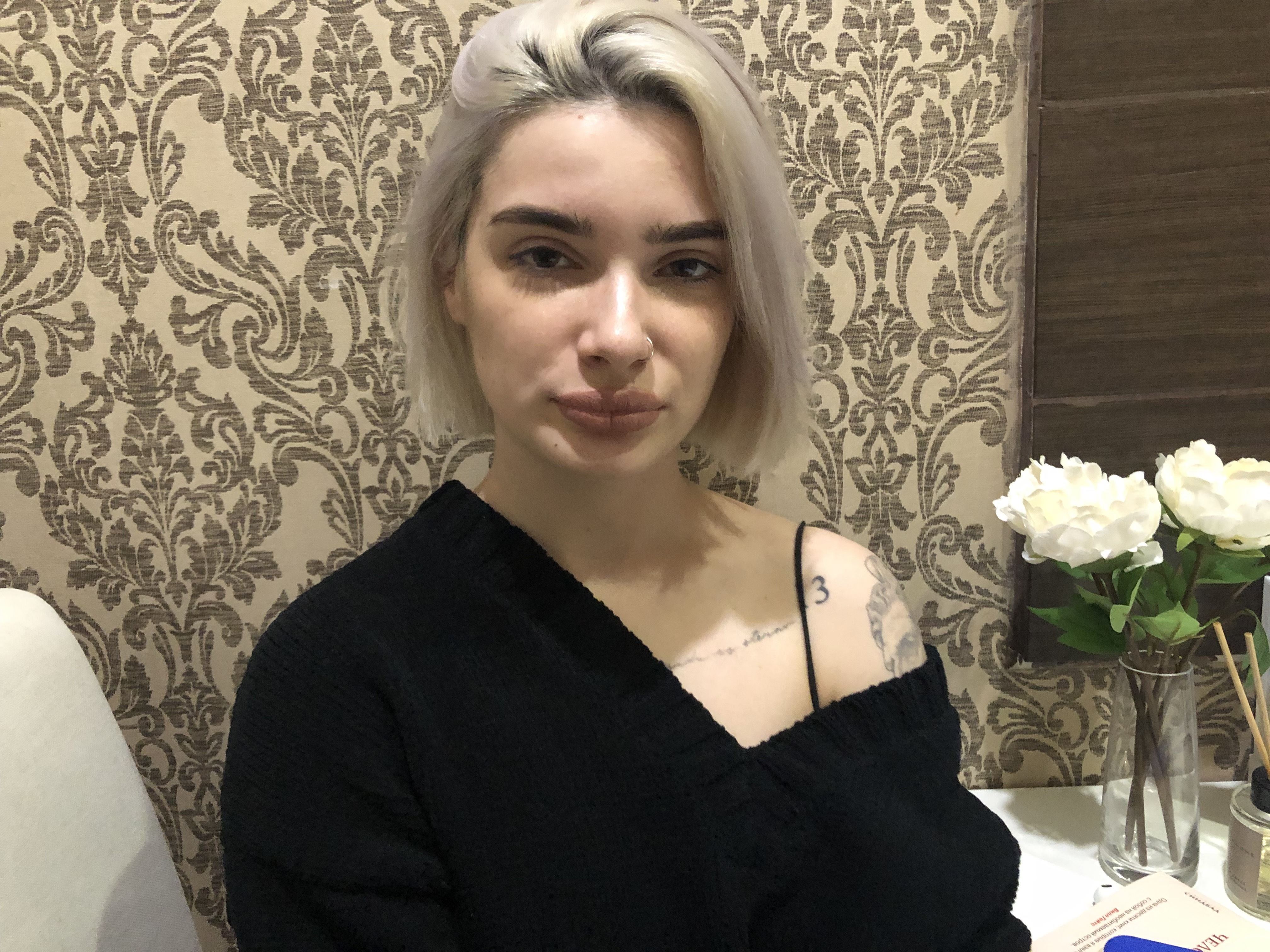 Image de profil du modèle de webcam AriellaMouova
