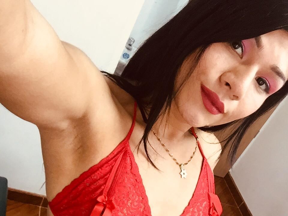 Profilbilde av adri_24 webkamera modell