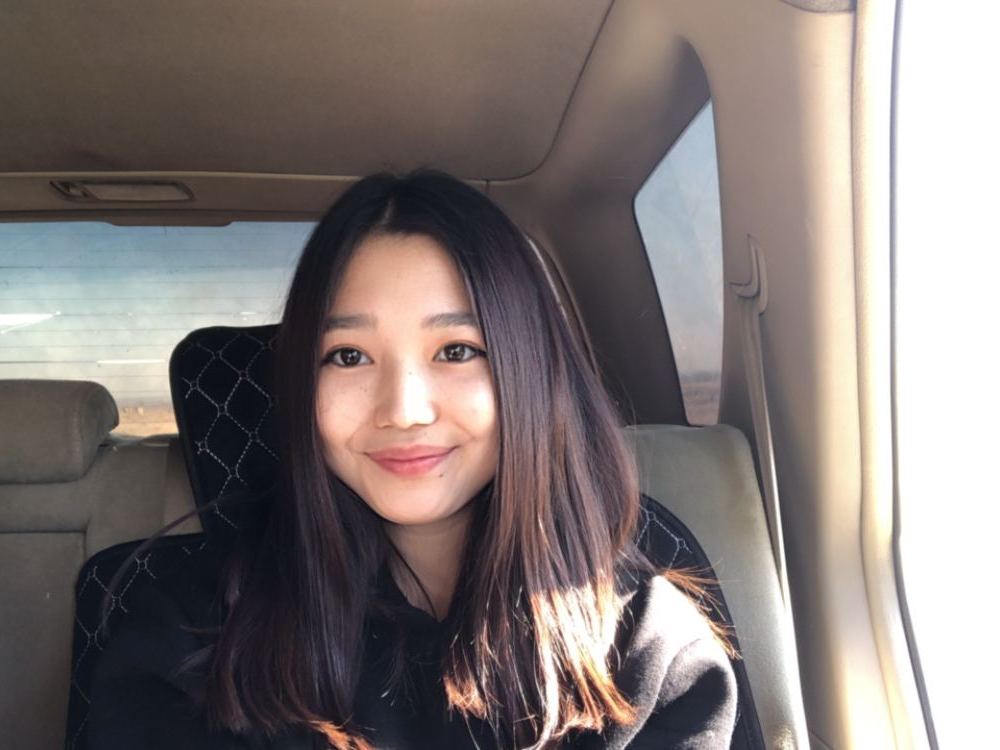 asianarya profilbild på webbkameramodell 