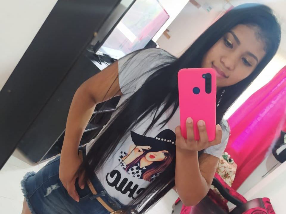 Imagen de perfil de modelo de cámara web de shantall_sexyhot