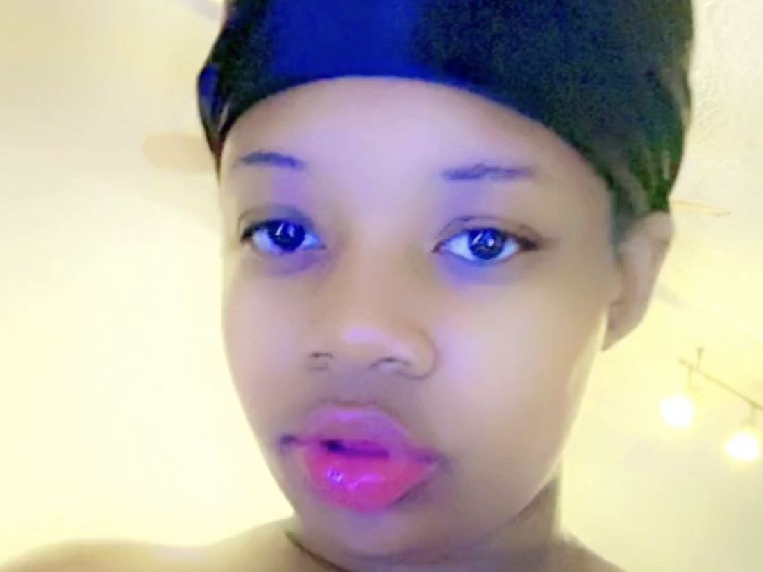 Image de profil du modèle de webcam Bludimond