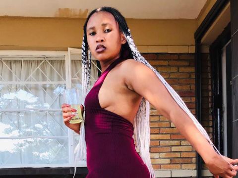 Lady_Tee20 profilbild på webbkameramodell 