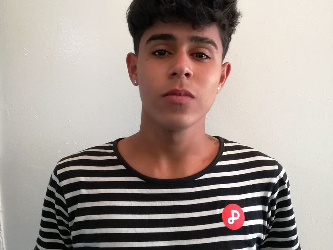 Imagen de perfil de modelo de cámara web de alessandroleon