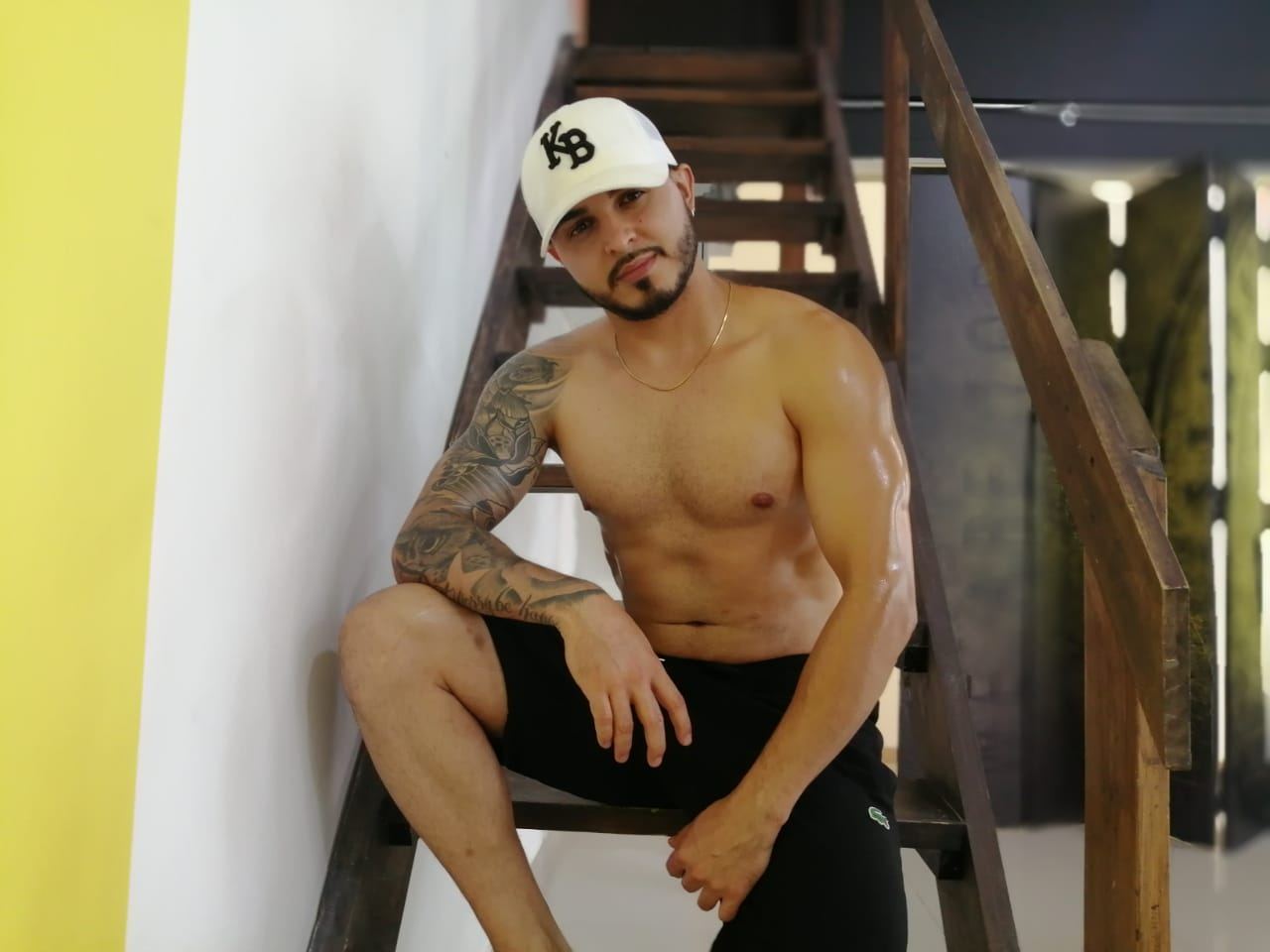 Steve_cross cam model profile picture 