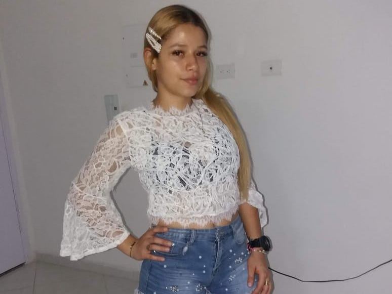 Imagen de perfil de modelo de cámara web de karime_18