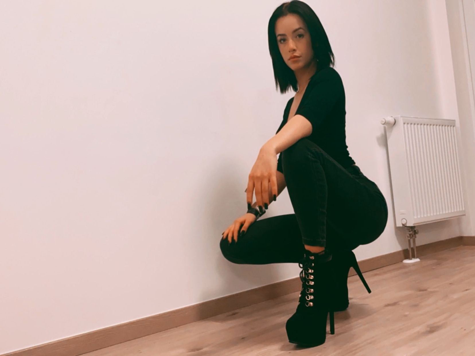 LunaLarissa Profilbild des Cam-Modells 