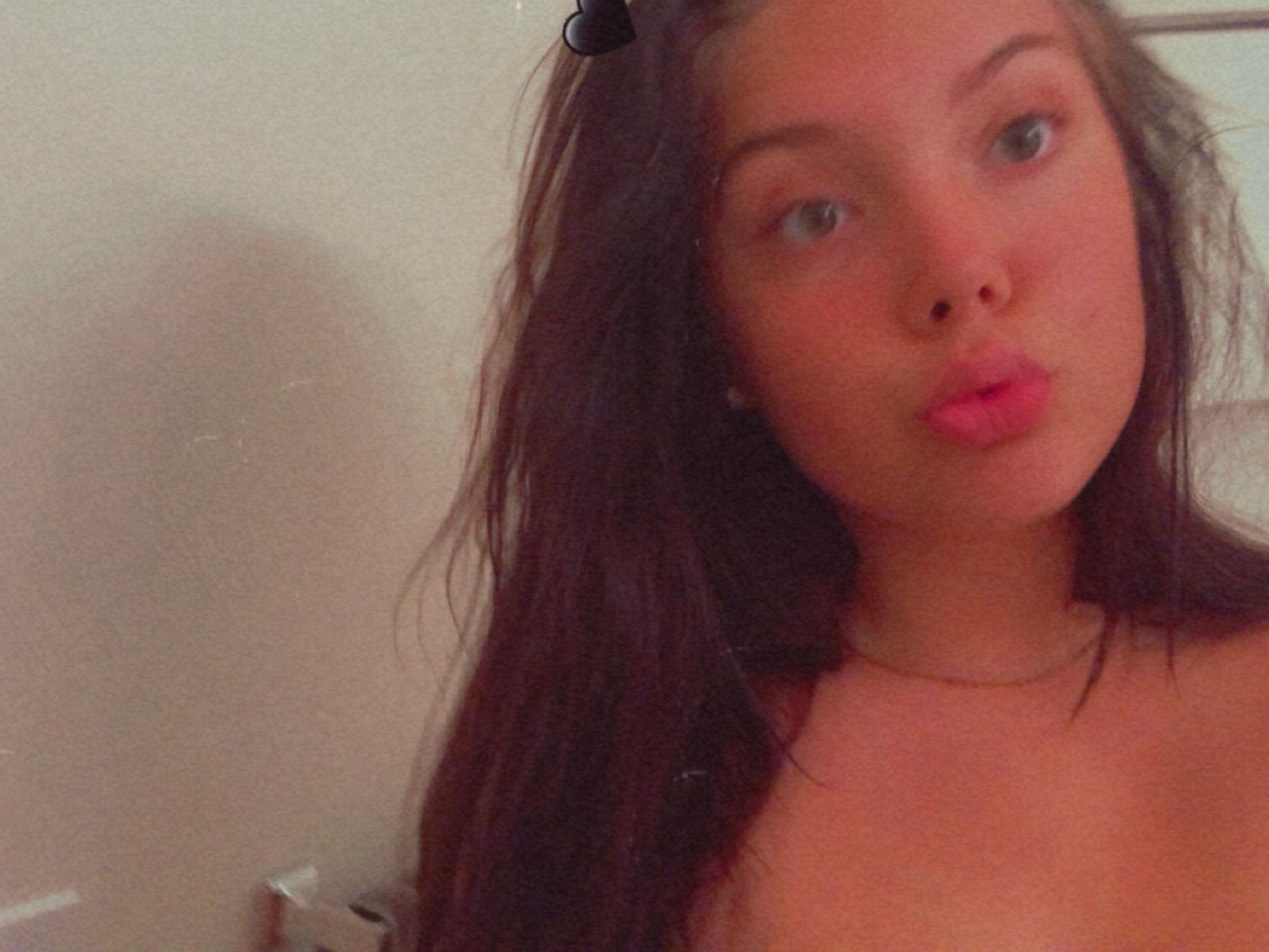 jules2406 profilbild på webbkameramodell 
