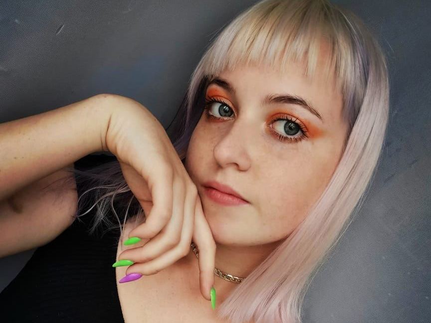 Image de profil du modèle de webcam IRIS_KISS