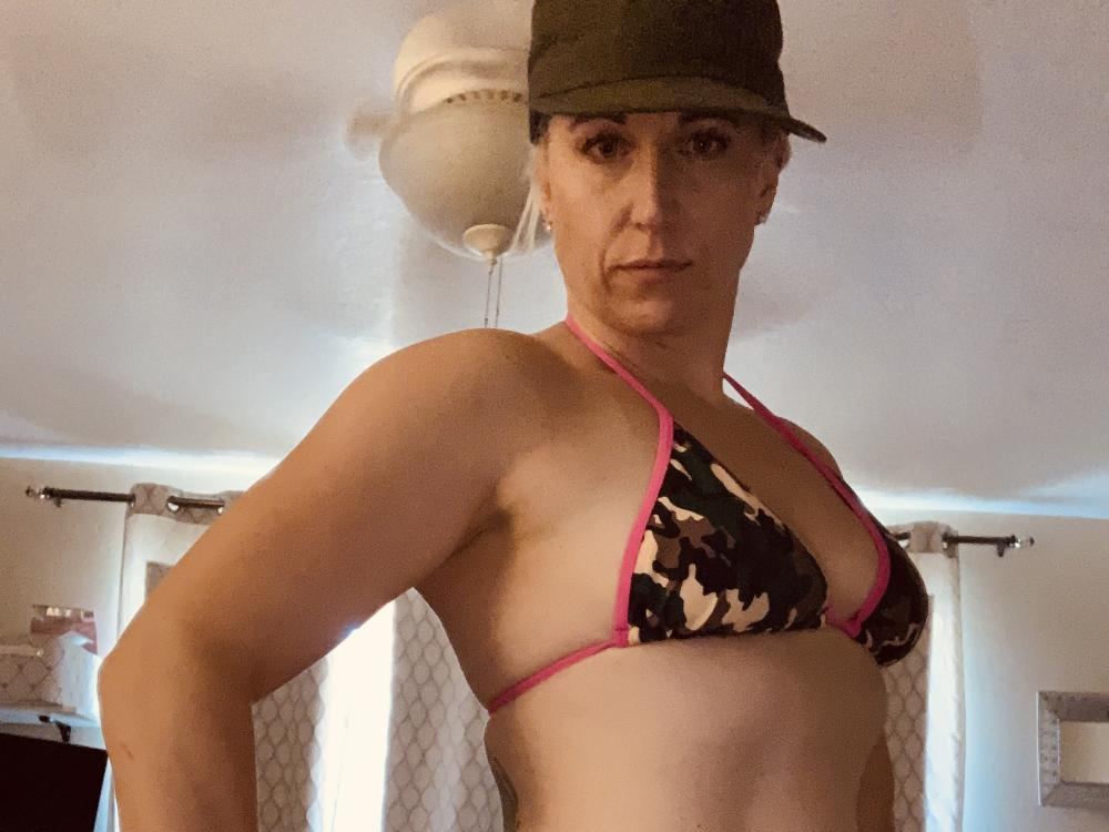 Imagen de perfil de modelo de cámara web de JadeLovesPleasure
