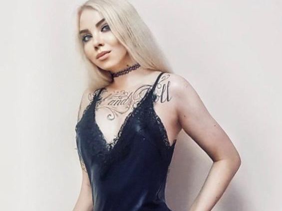 Image de profil du modèle de webcam RoxysWOW