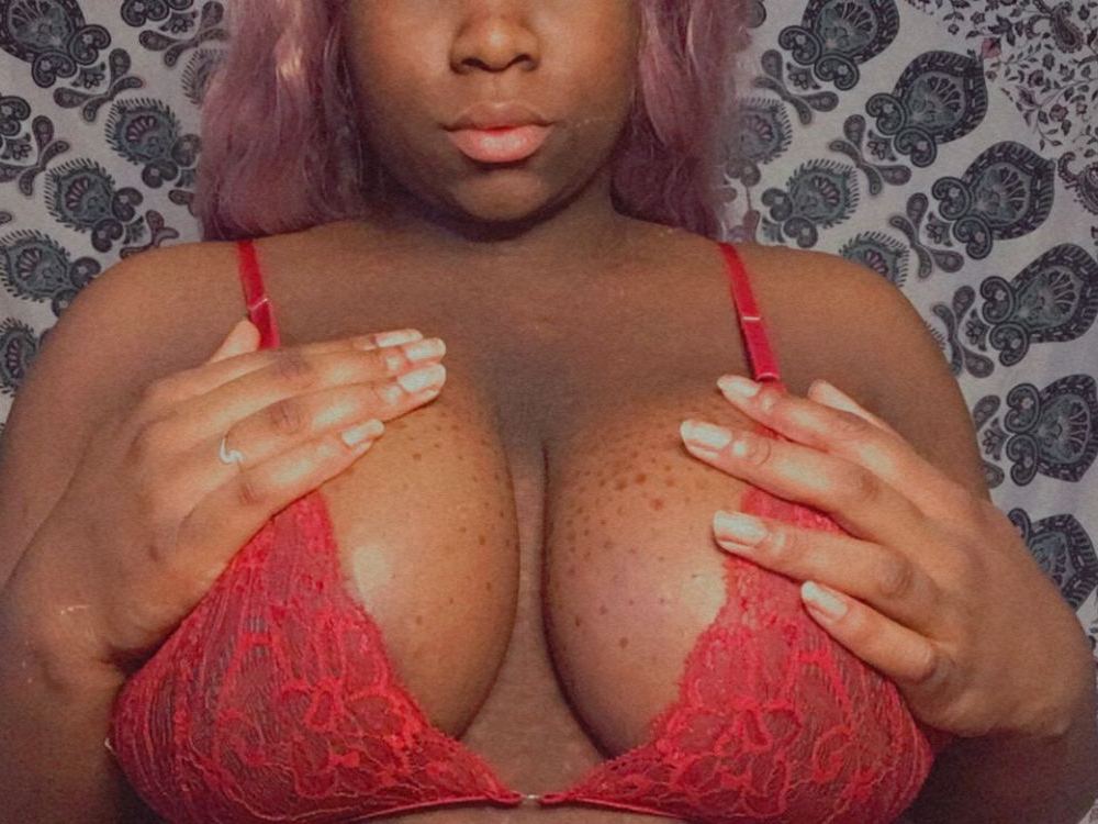 Image de profil du modèle de webcam xoreneelovee