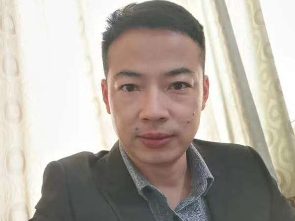 Thegiantrootboy cam model profile picture 