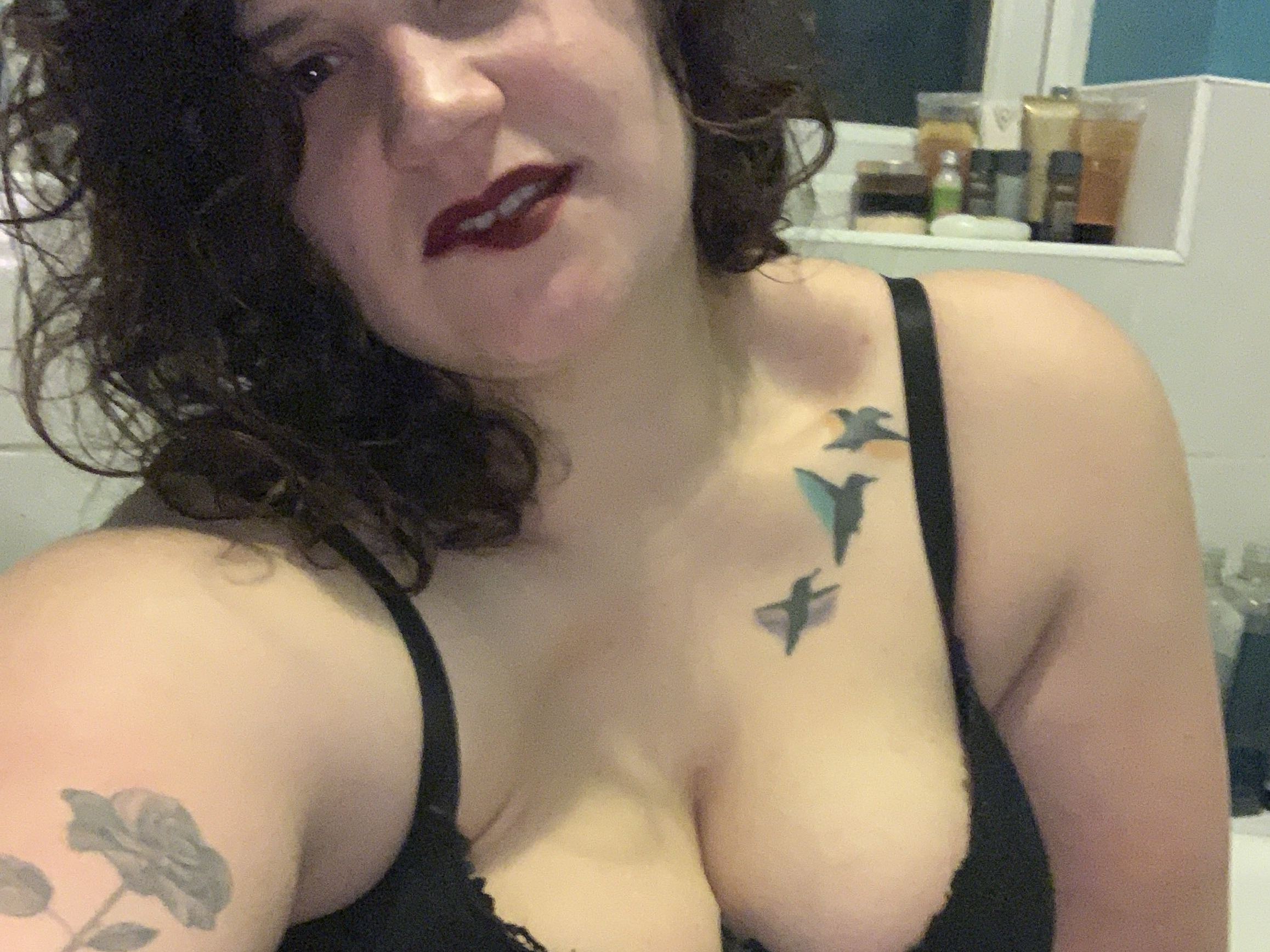 CurvyTatNat profilbild på webbkameramodell 