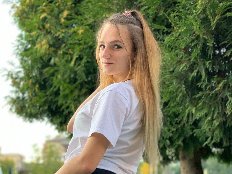MicheleWaller cam model profile picture 