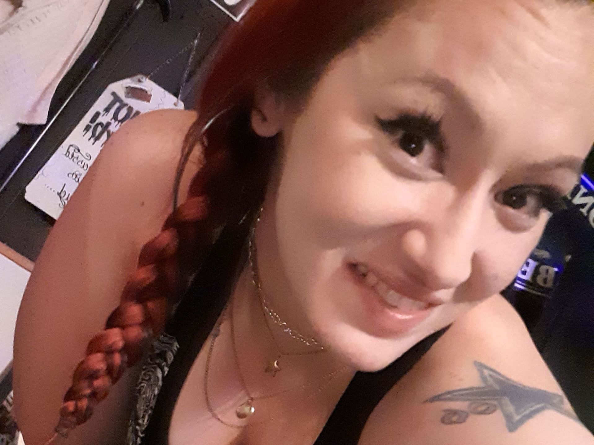 Imagen de perfil de modelo de cámara web de RoyalAceSpade