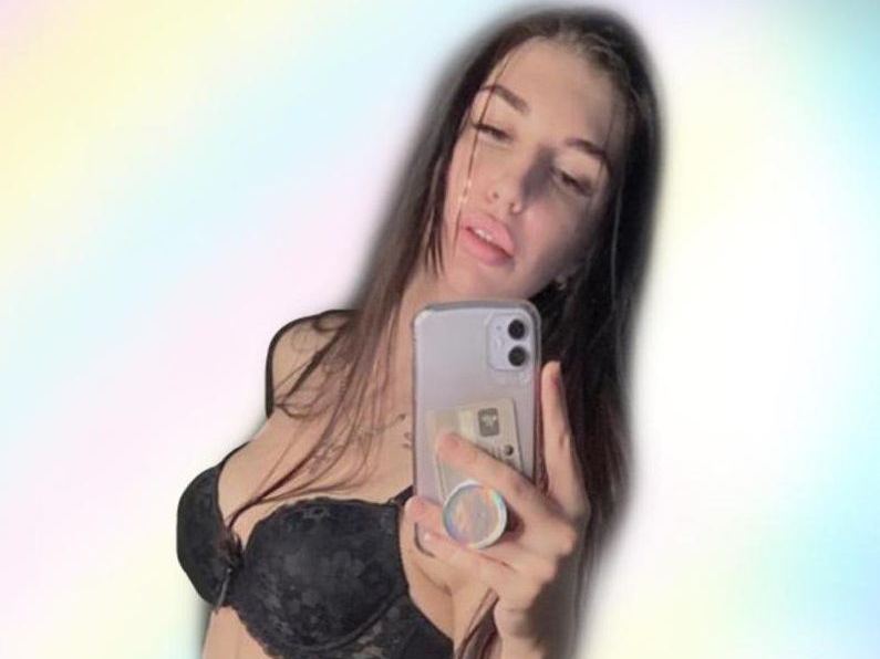 Image de profil du modèle de webcam MoniqueXSecret
