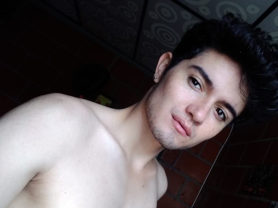 LoganPercyy cam model profile picture 