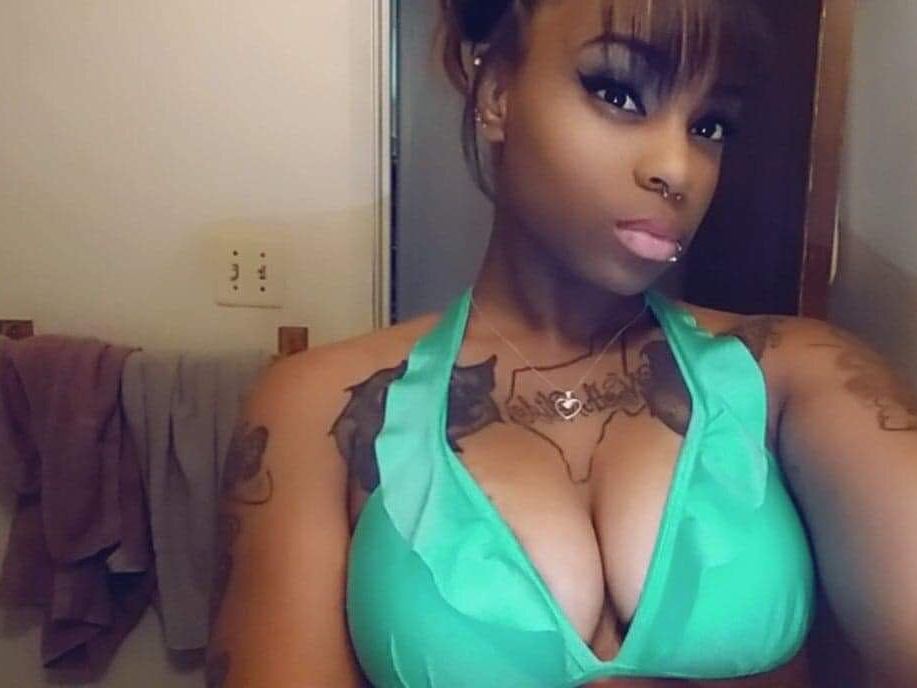 Profilbilde av CocoDeluxeTheDomain webkamera modell