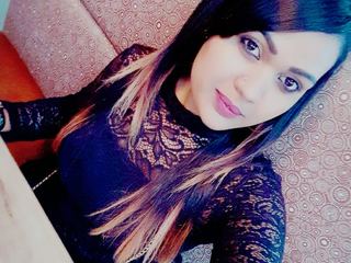 Image de profil du modèle de webcam Priya25Fine