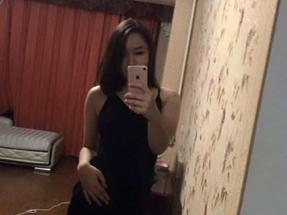 CherryLou0 profilbild på webbkameramodell 