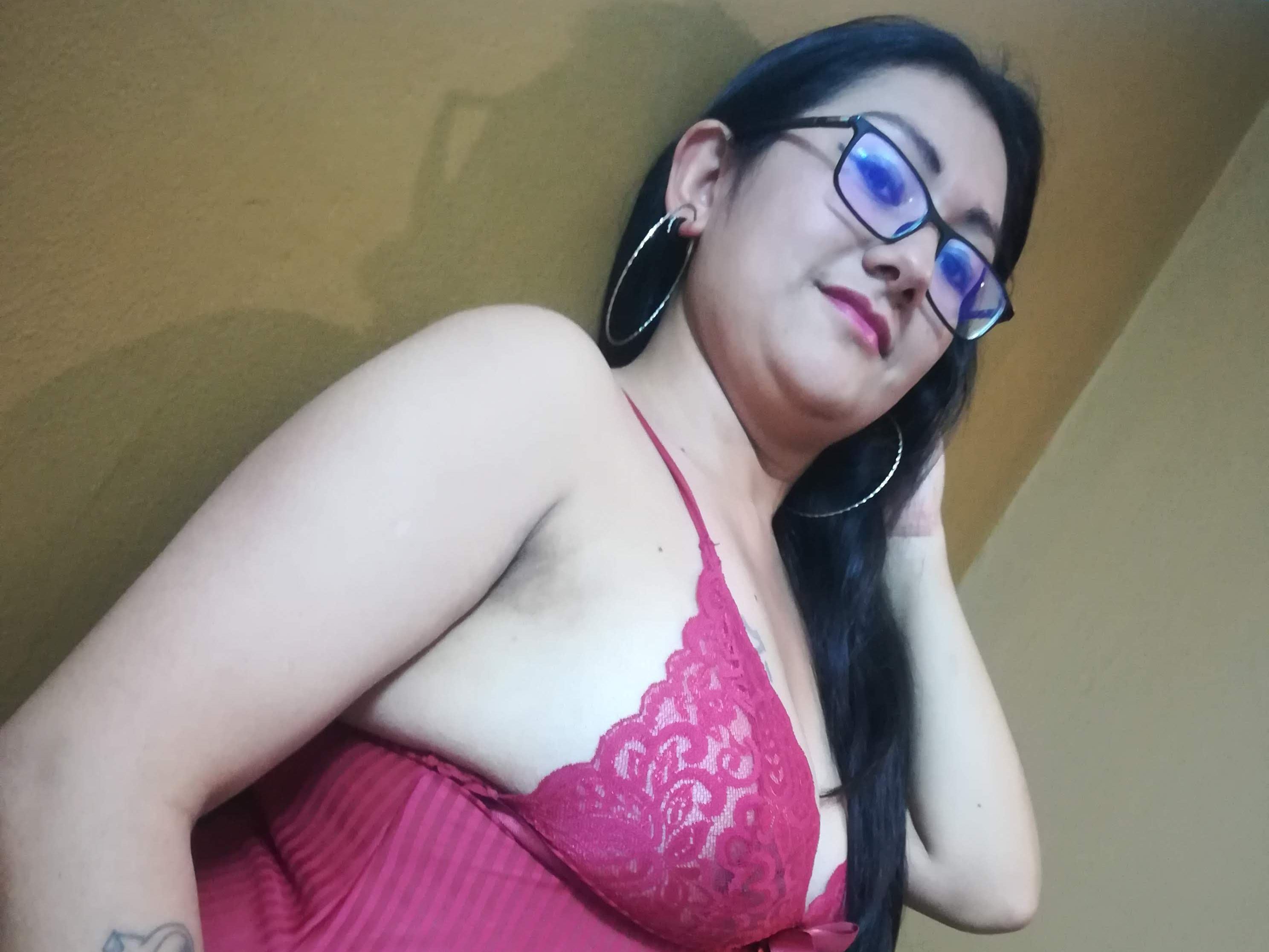 Piolabusty cam model profile picture 