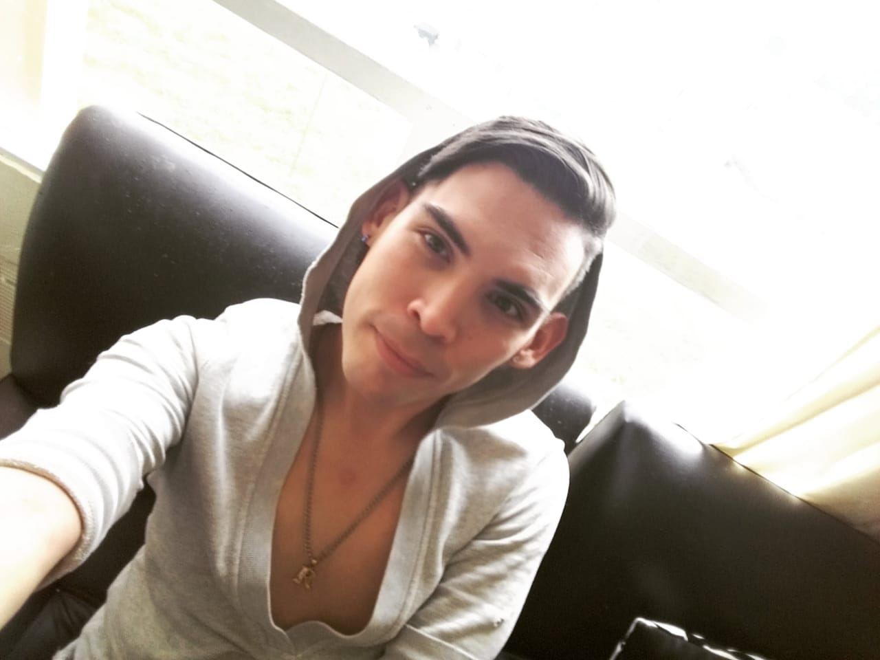 Image de profil du modèle de webcam Rey_Martinez