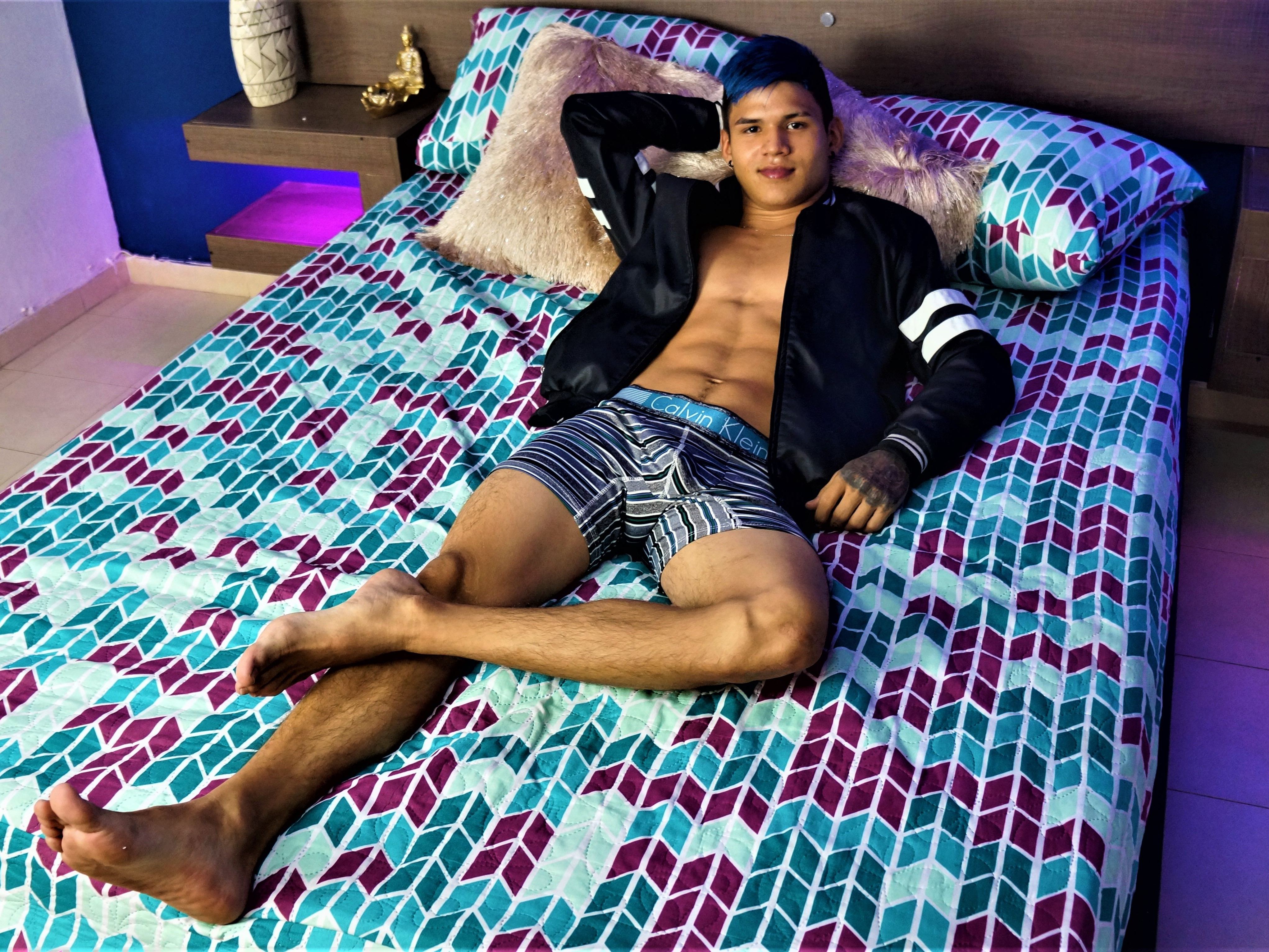 brastoy_strong cam model profile picture 
