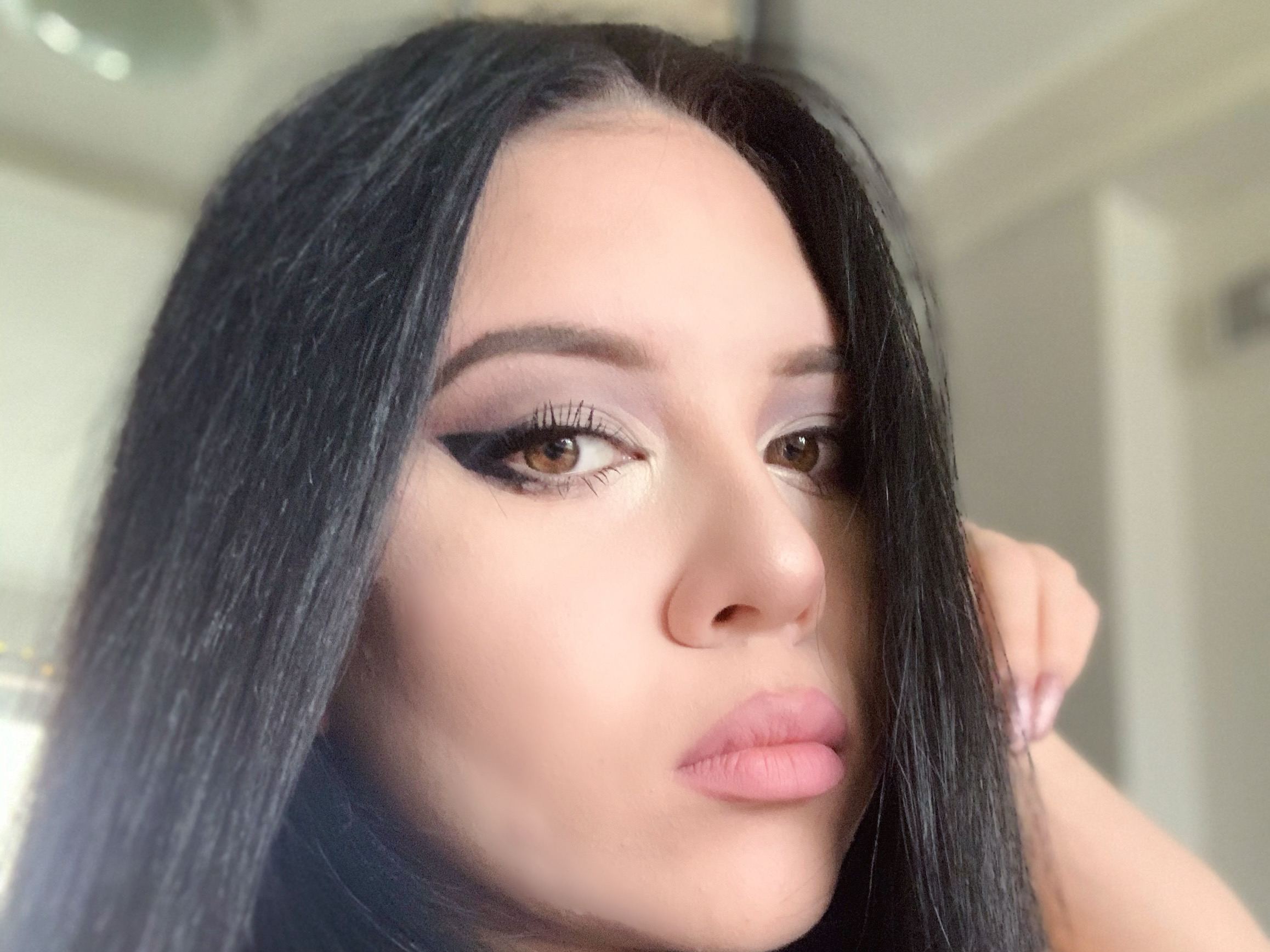 EstraLiows cam model profile picture 