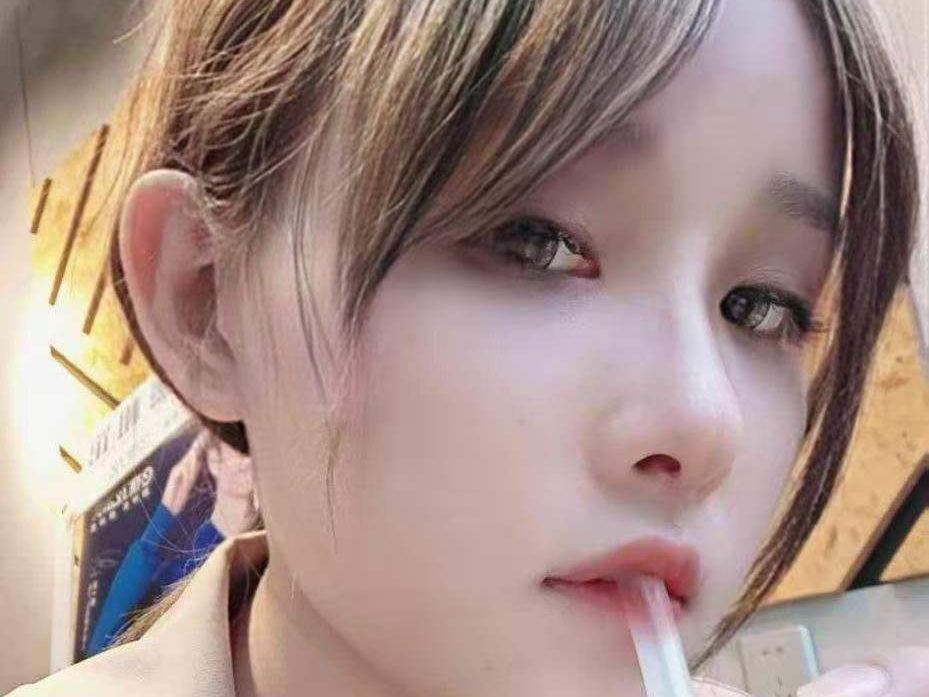 Imagen de perfil de modelo de cámara web de Bdheixiang